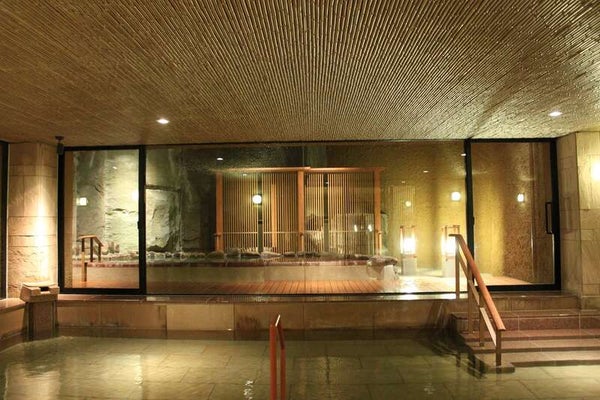 【京滋エリア発】 瀬戸桜旅情~宮島眺望の宮浜温泉『安芸グランドホテル』春の懇親会2日間1